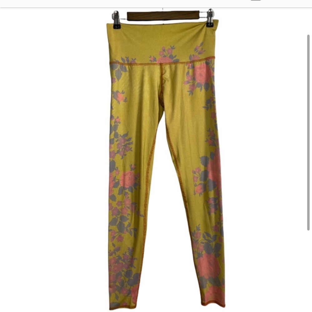 Teeki Yoga Floral Leggings Size Medium
